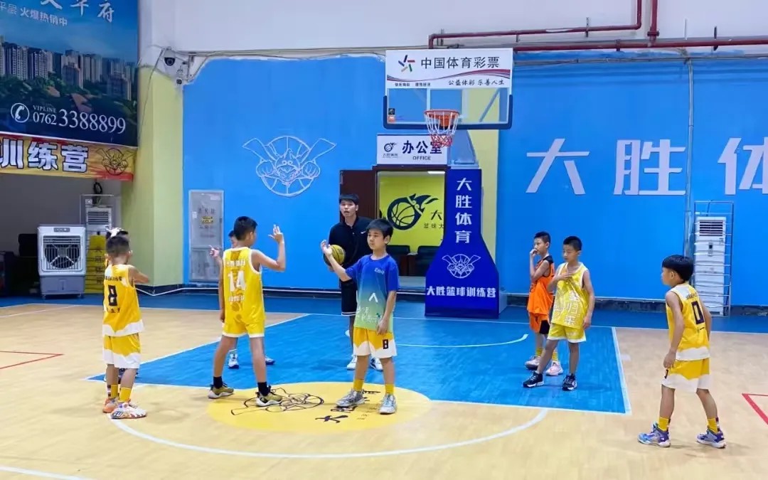 哪里有介绍篮球助理教练职责的文章_2